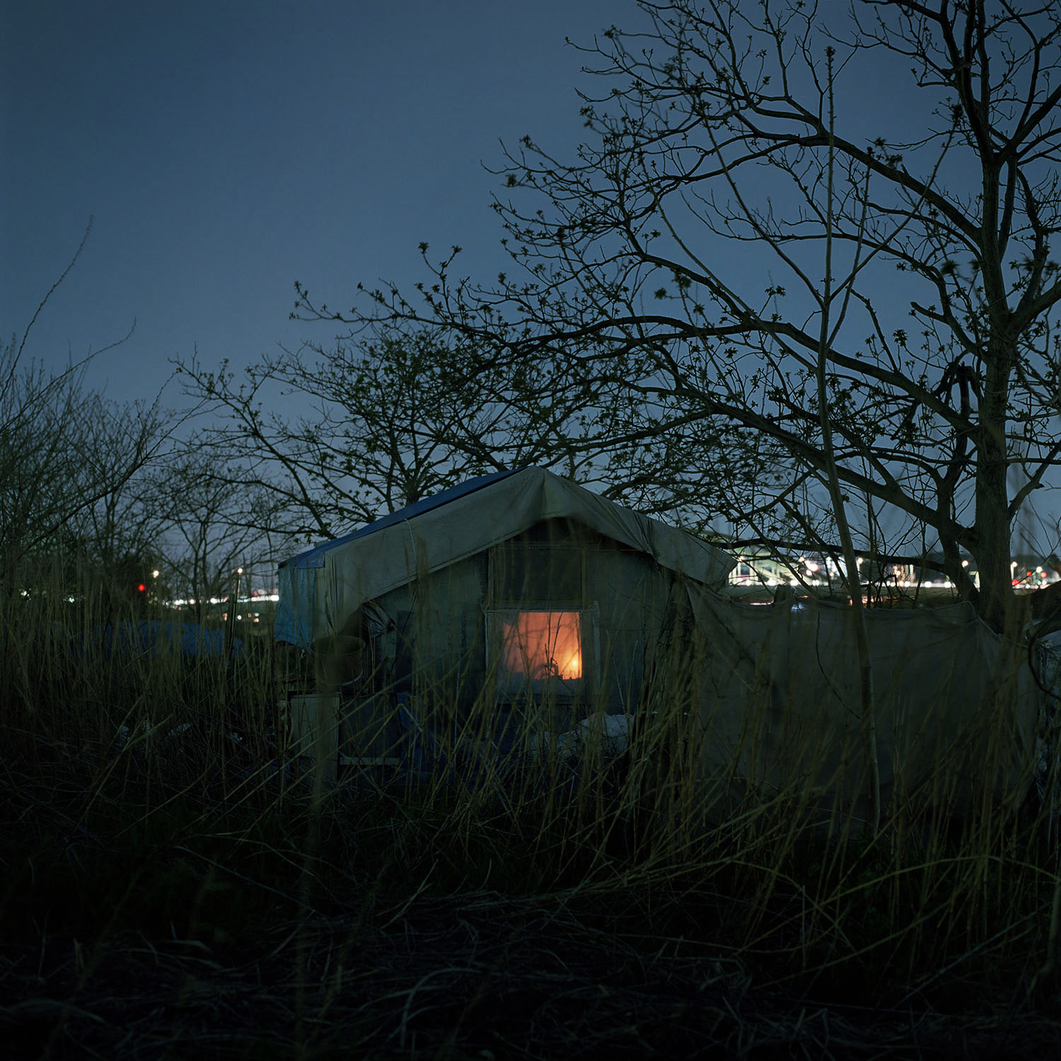 homeless man's shelter along the tama river. march, 2014.